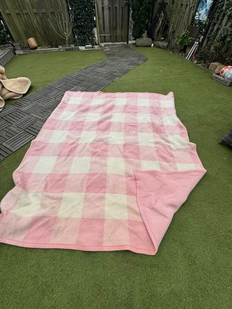Roze Aabe deken zuiver scheerwol 230x200, Ophalen of Verzenden, Zo goed als nieuw