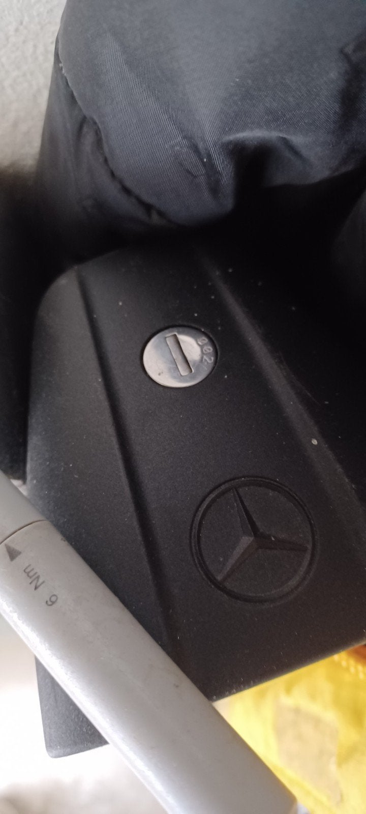 Originele Mercedes E200 stationcar dakdragers met rails, Ophalen, Zo goed als nieuw