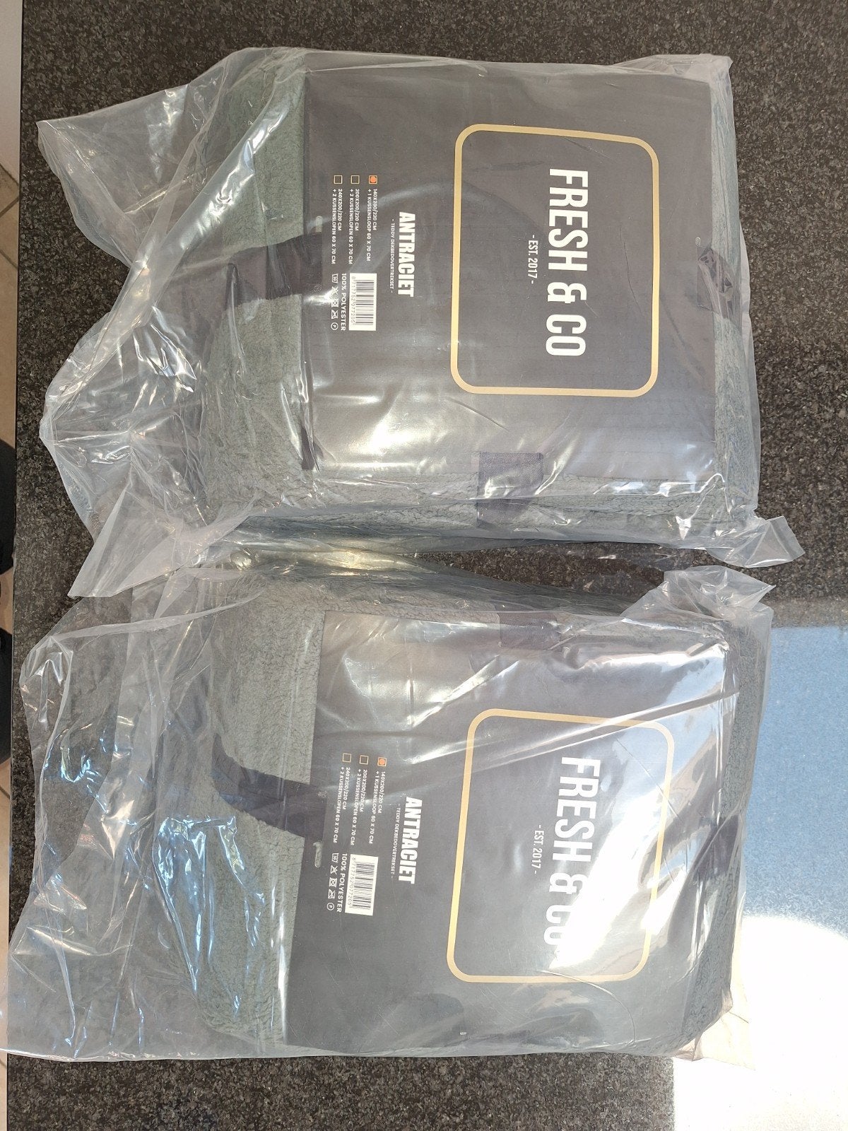 2x Fresh & Co Teddy Dekbedovertrek Antraciet 140x200/220cm, Huis en Inrichting, Slaapkamer | Beddengoed, Eenpersoons, Nieuw, Ophalen of Verzenden