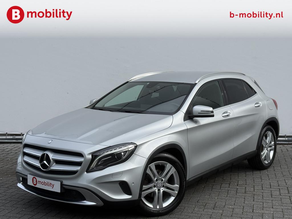 Mercedes-Benz GLA 200 AMG Edition Trekhaak 1400kg Achteruitr, Voorwielaandrijving, Gebruikt, Leder en Stof, 1595 cc