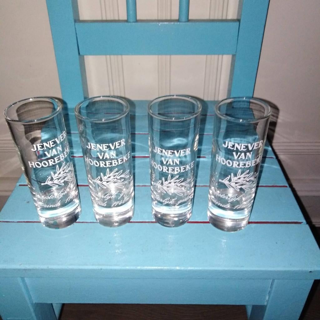 Jenever glaasjes Hoorbeke meesterlijk gestookt sinds 1740, Verzamelen, Glas en Borrelglaasjes, Ophalen, Zo goed als nieuw, Borrel- of Shotglas