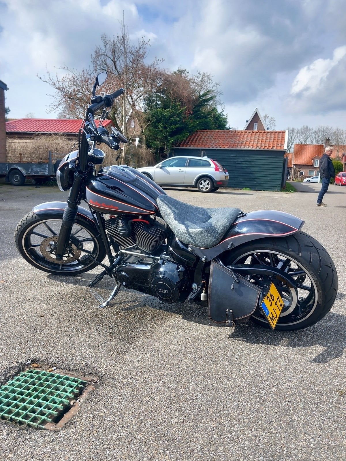 Harley-Davidson FXSB Breakout - Custom Bobber, 2 cilinders, Gebruikt, Particulier, Meer dan 35 kW