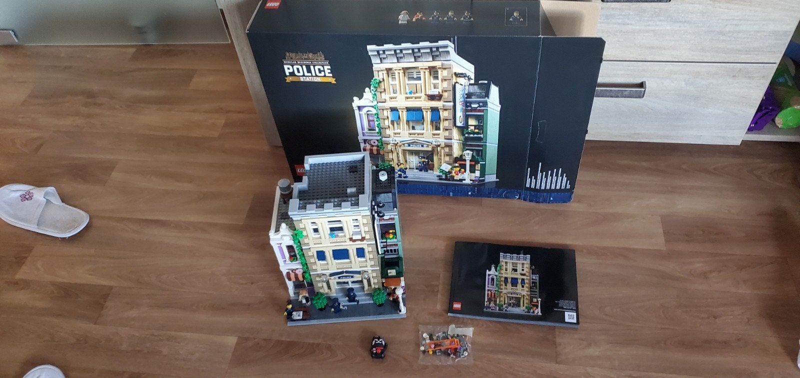 Lego 10278 politie station
Met doos , boekjes en spareparts., Ophalen of Verzenden, Zo goed als nieuw