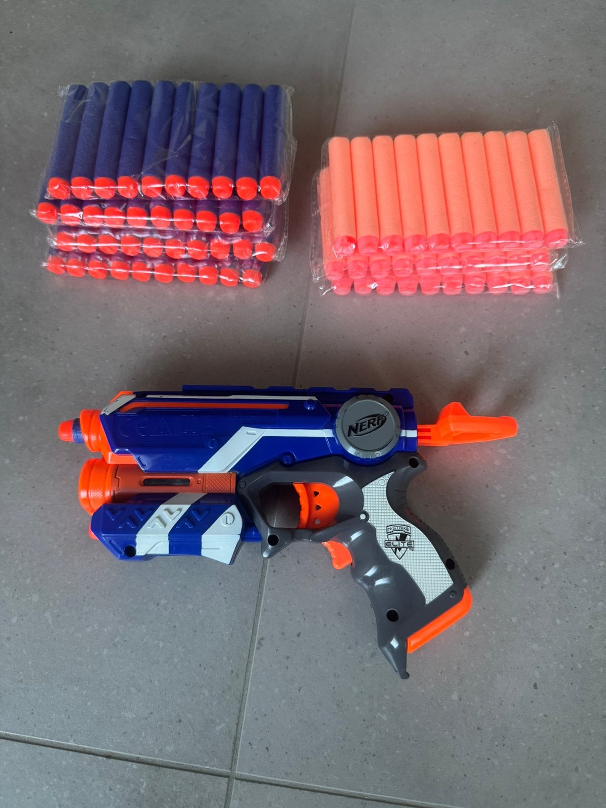 Nerf firestrike met veel extra darts en laser, Kinderen en Baby's, Speelgoed | Buiten | Actiespeelgoed, Ophalen, Zo goed als nieuw