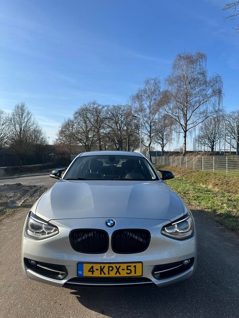 BMW 116i Sport 2013 – NAP – 5-deurs, Auto's, BMW, 1-Serie, Euro 5, Zwart, 4 cilinders