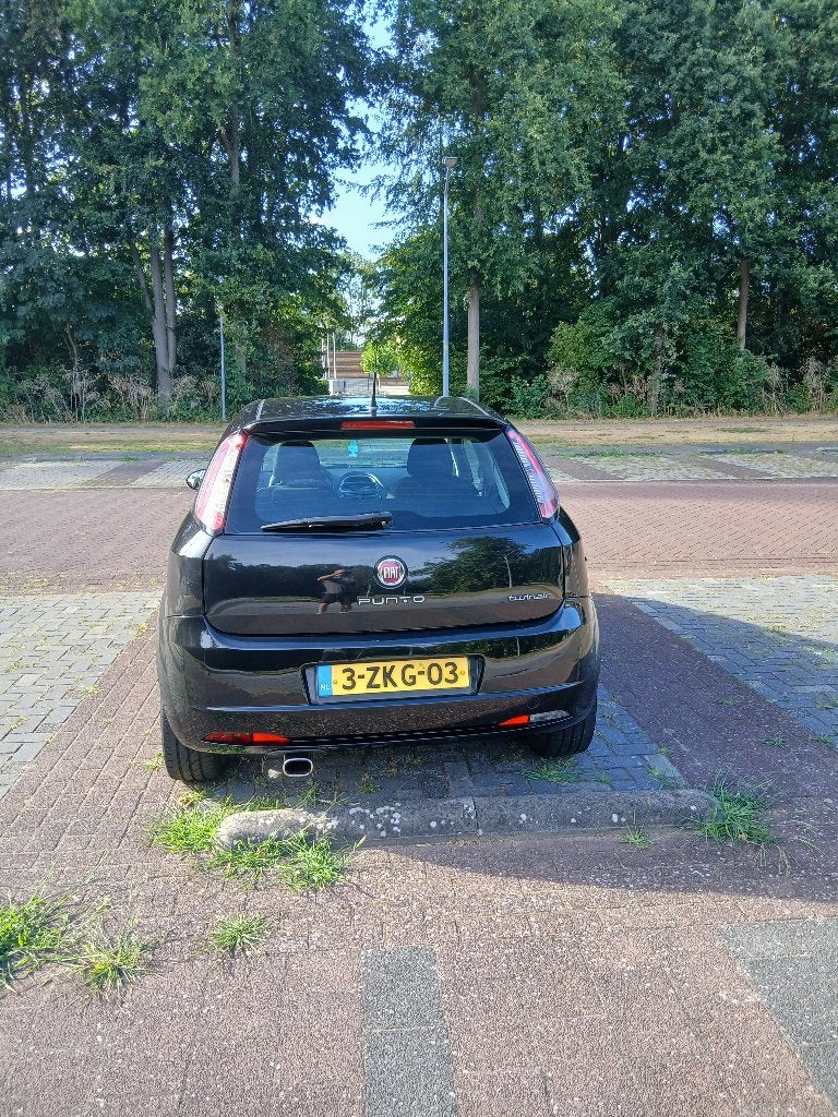 Fiat Punto 0.9 Twinair 74KW 3DR 2015 Zwart, Voorwielaandrijving, 40 €/maand, Zwart, Origineel Nederlands