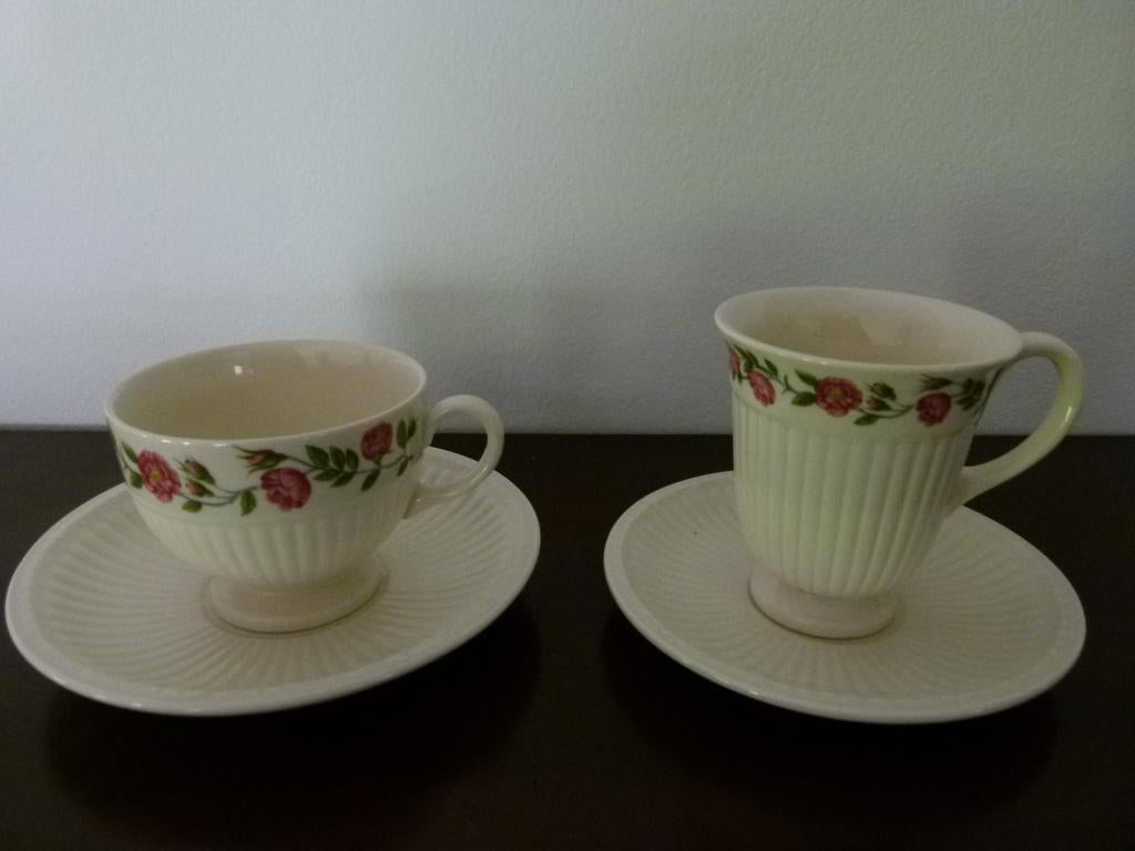 Rozeknop kop en schotels van Wedgwood, Huis en Inrichting, Keuken | Servies, Ophalen of Verzenden, Zo goed als nieuw, Aardewerk