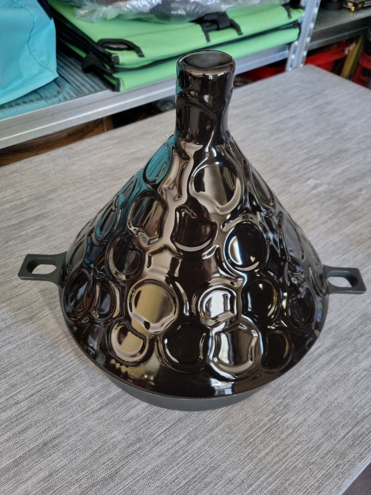 Pan Tajine, Ophalen