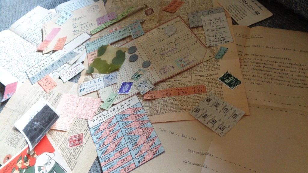 Set 5 Oorlog wo2 bonnen geld munt krant foto document ww2, Verzamelen, Militaria | Tweede Wereldoorlog, Verzenden, Overige soorten
