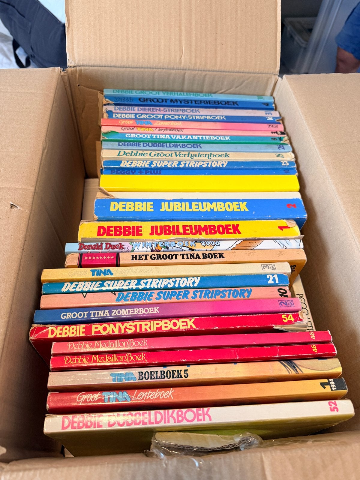 Grote collectie Debbie en Tina stripboeken, Boeken, Meerdere stripboeken, Ophalen, Gelezen
