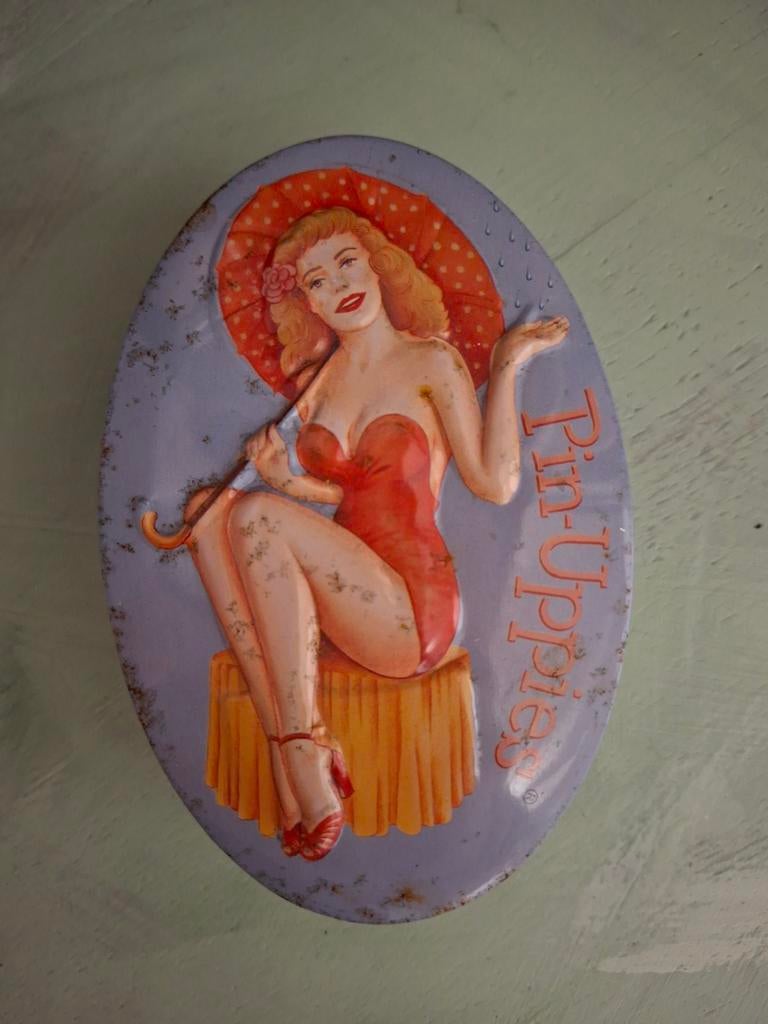 Vintage Pin-Uppies blik, 1996., Ophalen of Verzenden, Overige