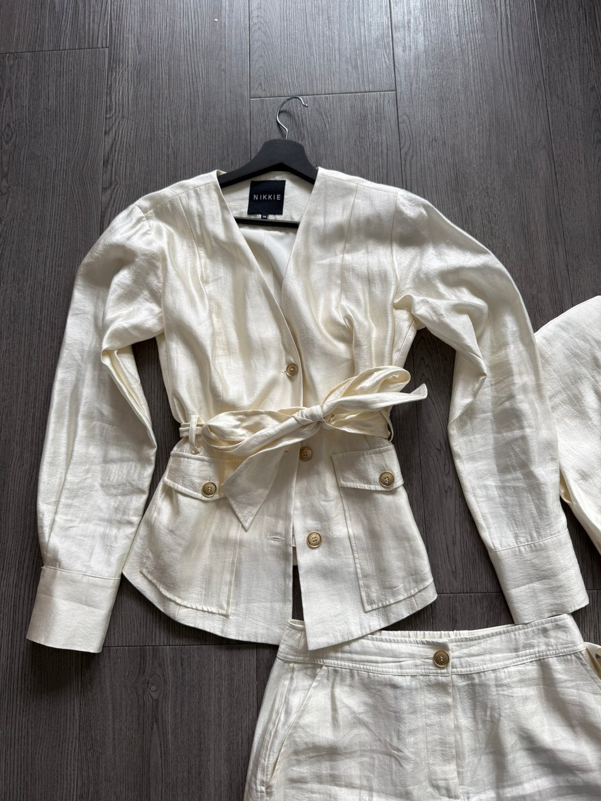 Nikkie 3-delige set: top, blouse en pantalon - MT 38 - ZGAN, Maat 38/40 (M), Beige, Ophalen of Verzenden, Zo goed als nieuw