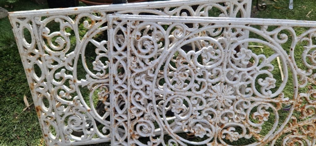 2 Prachtige gietijzeren deurmatten (brocante), Tuin en Terras, Gebruikt, Gietijzer, Schoonloopmat, Ophalen of Verzenden