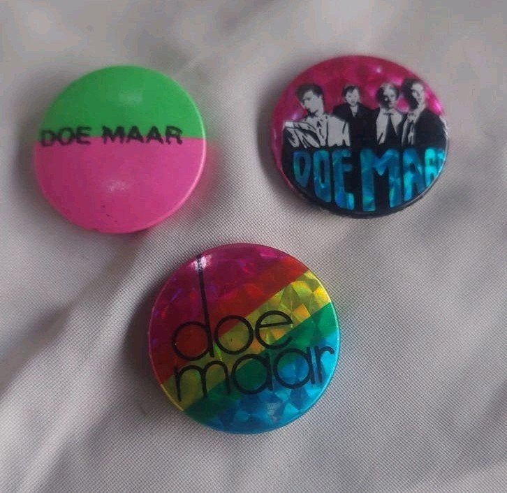 3 doe maar buttons originele jaren 80, Ophalen of Verzenden, Gebruikt, Overige onderwerpen