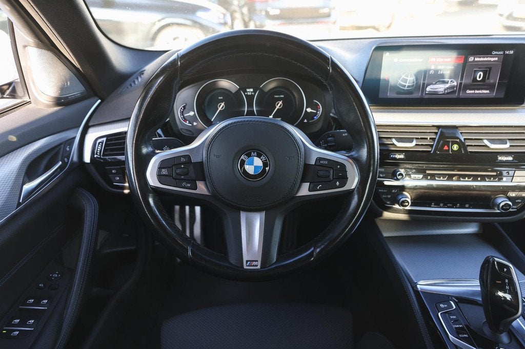 BMW 5 Serie 520i M Sport Automaat / Sportstoelen / Achteruit, Gebruikt, 4 cilinders, Origineel Nederlands, Bedrijf