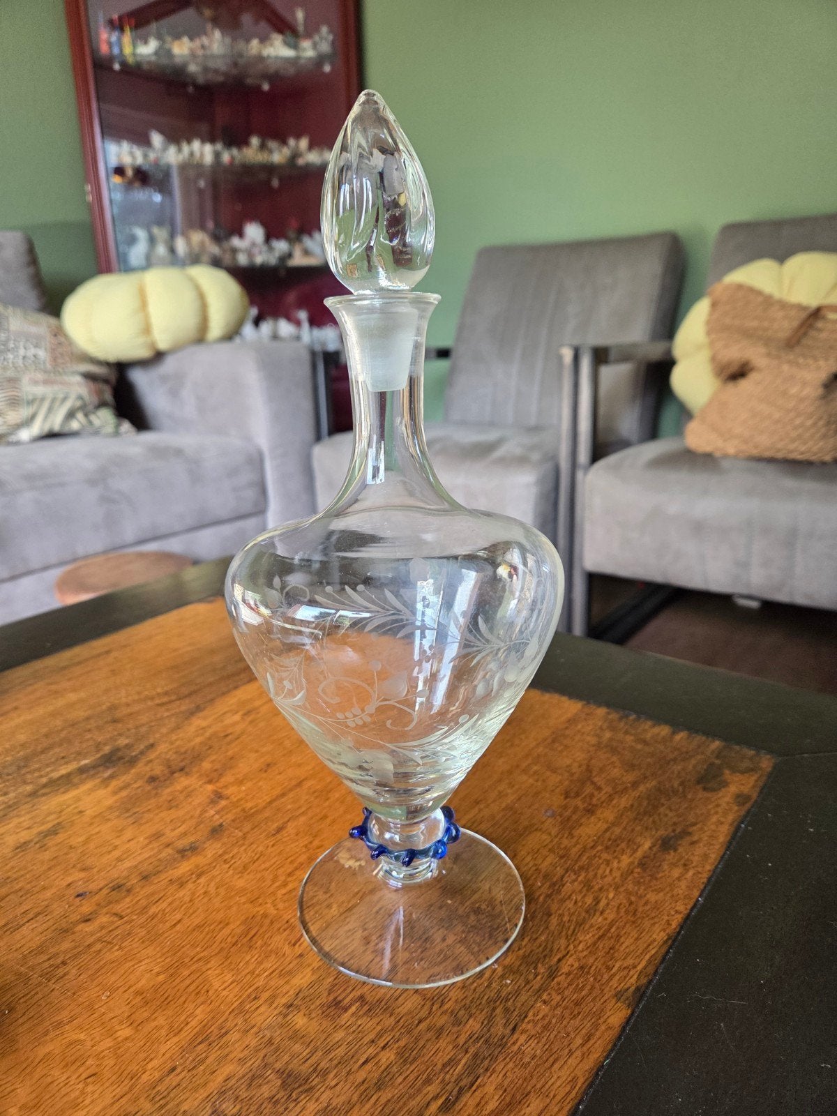 Antieke Glazen Karaf met Gravering en Blauwe Accent, Ophalen of Verzenden