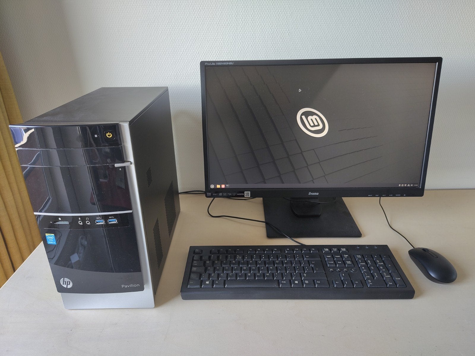 HP Pavilion 500 en IIYAMA ProLite XB2483HSU, Computers en Software, Ophalen, 256 GB, HDD, 2 tot 3 Ghz