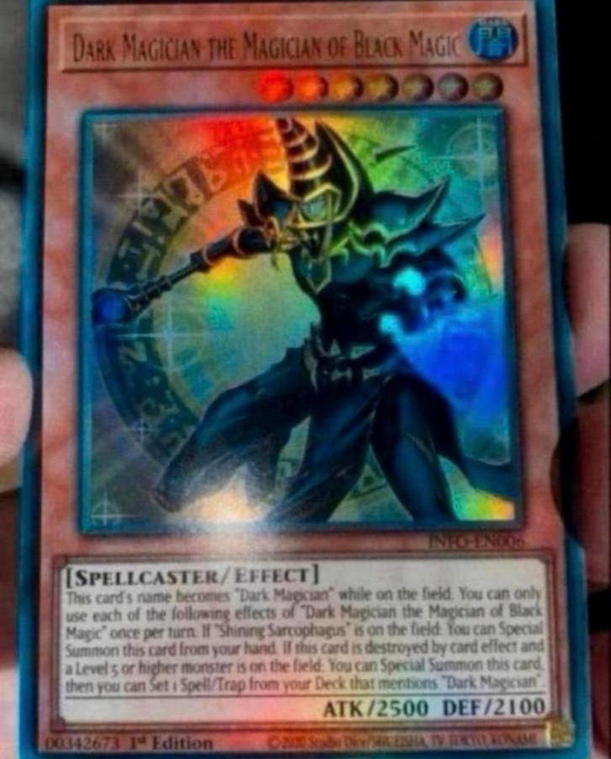 Yu-Gi-Oh! Dark Magician the Magician of Black Magic INFO 1st, Ophalen of Verzenden, Zo goed als nieuw, Losse kaart, Foil