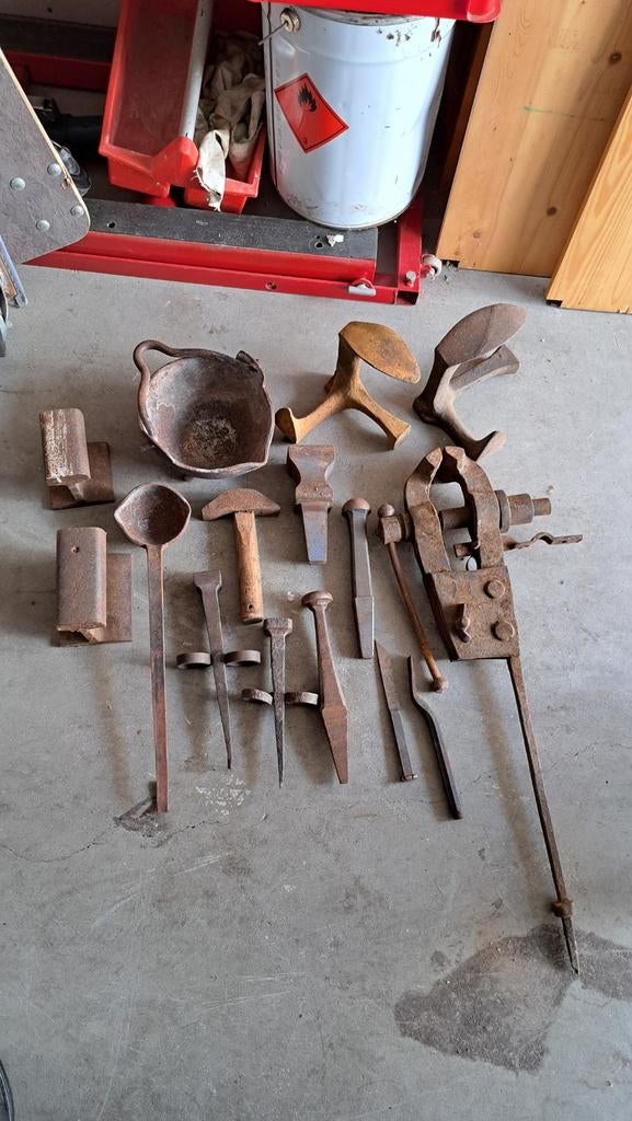 Bankschroef smeedijzeren, Antiek en Kunst, Antiek | Gereedschap en Instrumenten, Ophalen
