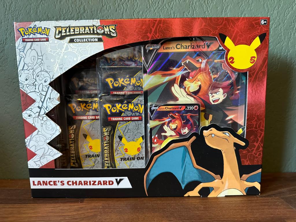 Pokemon Lance’s Charizard V Celebrations 25 collection, Hobby en Vrije tijd, Ophalen of Verzenden, Nieuw