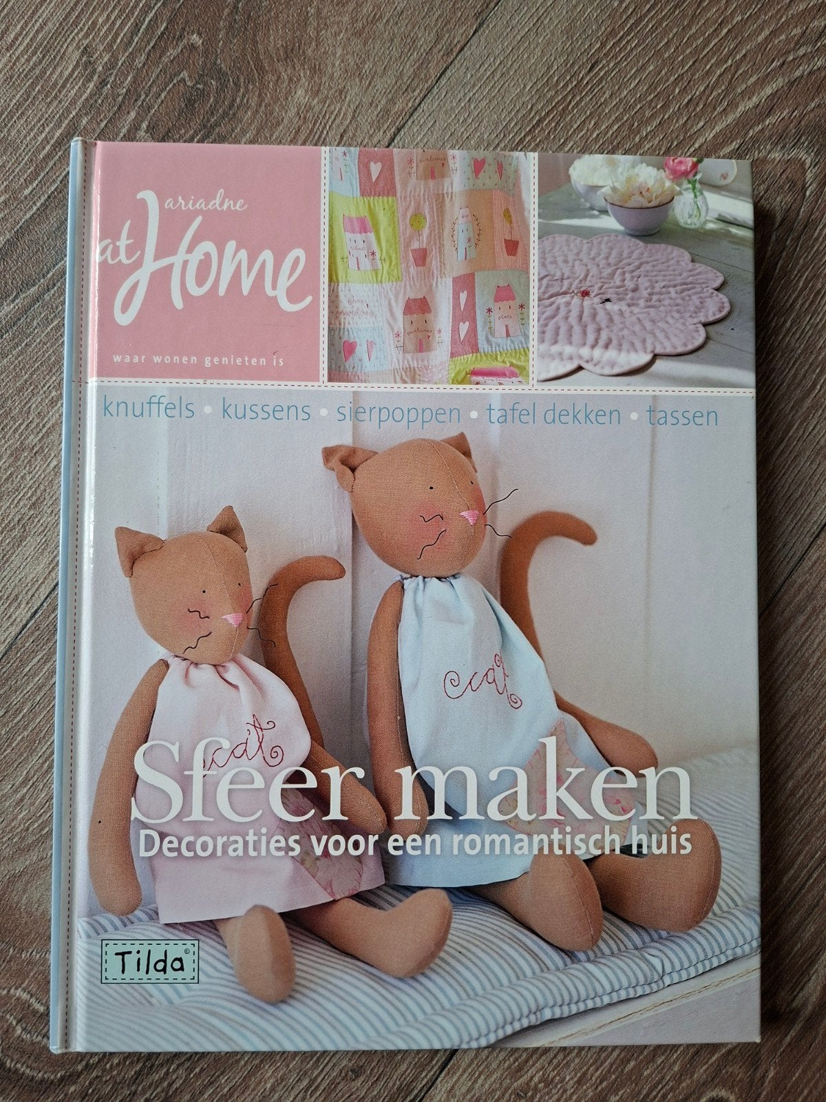 Boek Ariadne at home Sfeer maken, Ophalen of Verzenden, Zo goed als nieuw, Overige onderwerpen