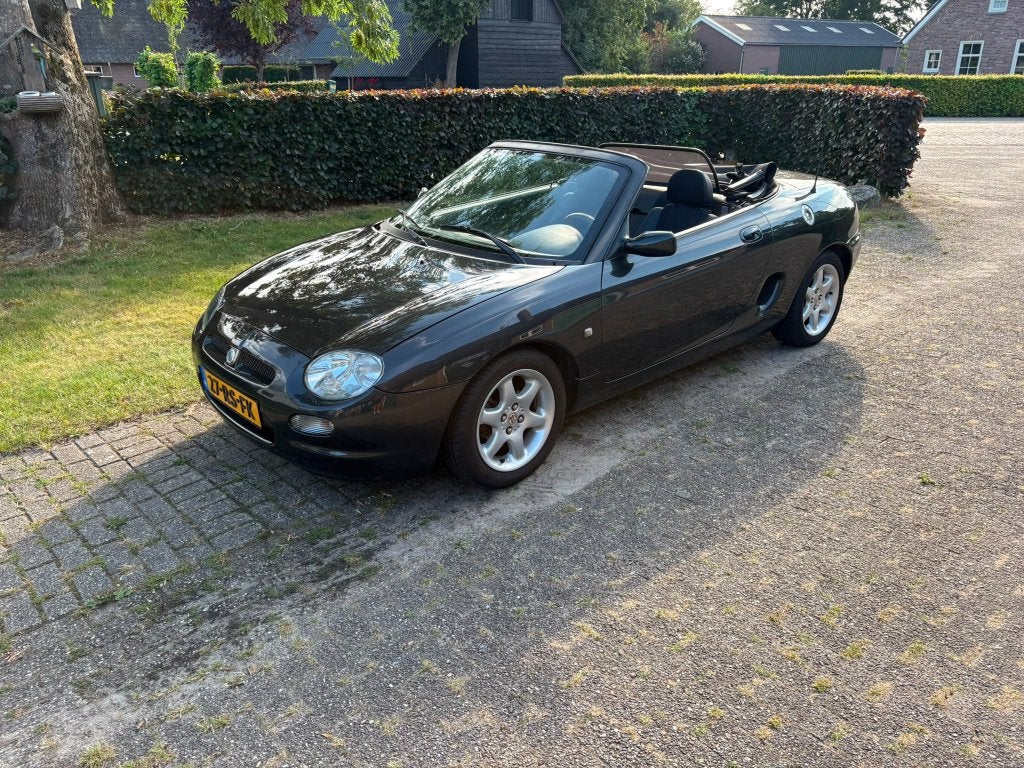 MG F 1.8 I 1998 super goede staat, Auto's, 15 km/l, Zwart, 4 cilinders, Cabriolet