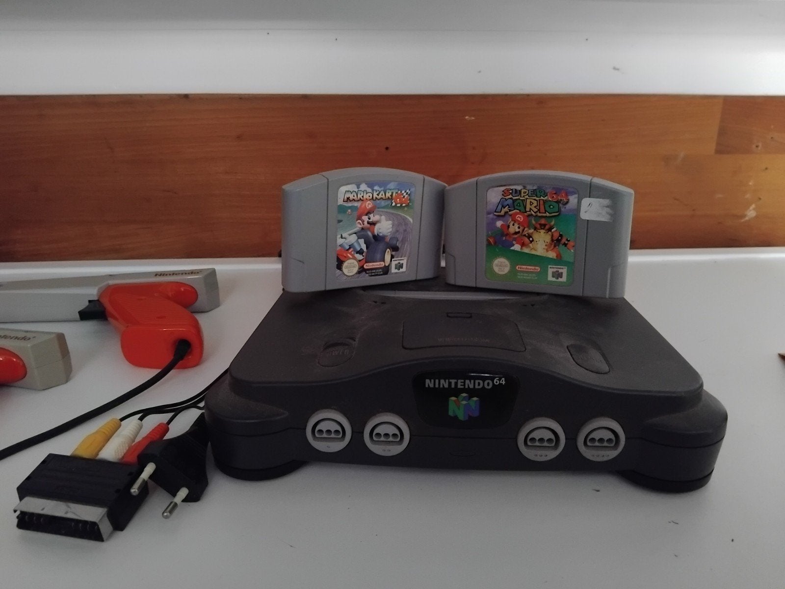 Set Nintendo 64 zwart  met Mariokart en Super Mario 64, Ophalen of Verzenden, Zo goed als nieuw