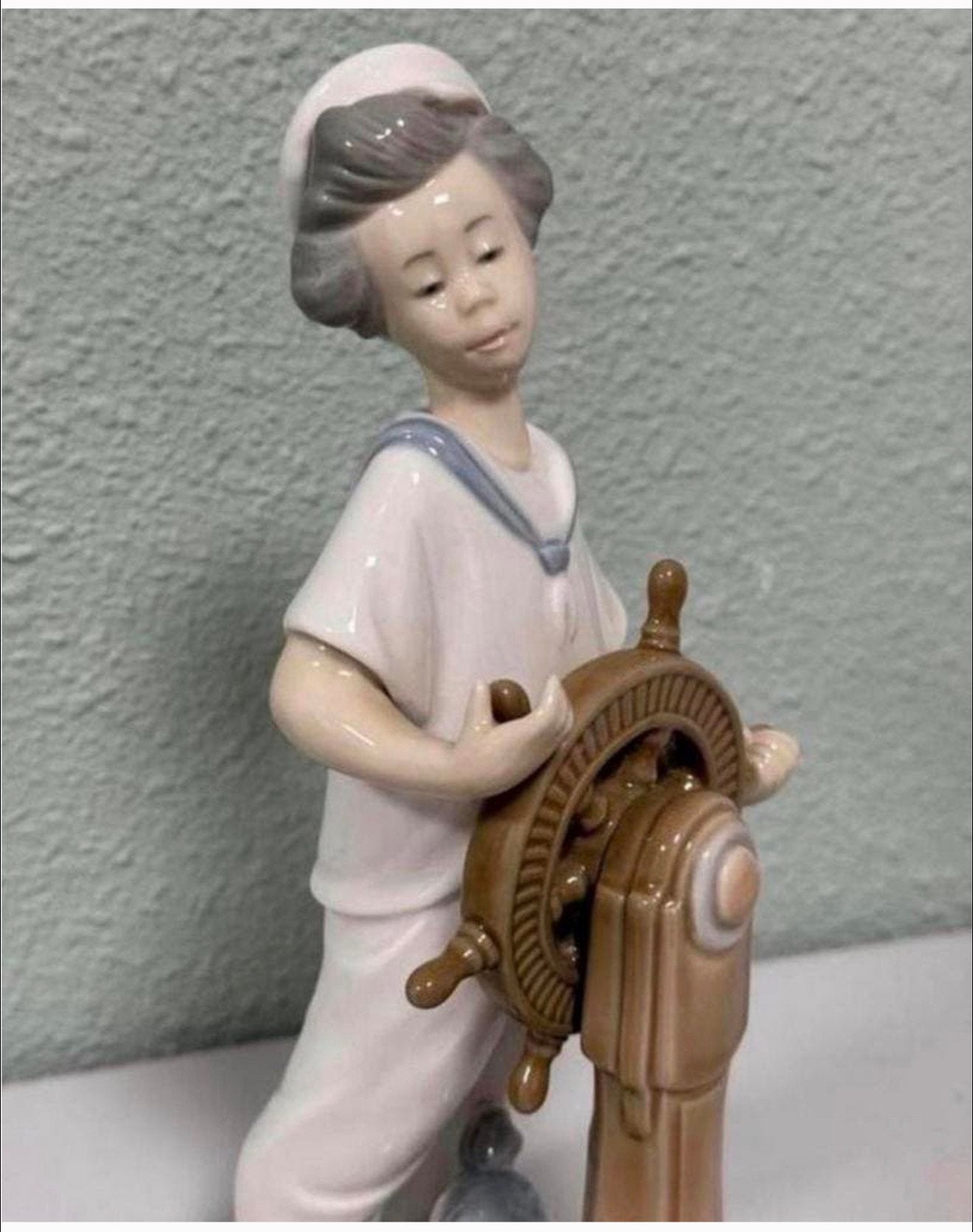 Prachtig porseleinen beeld Vintage 1985 NAO Lladro zeil boy, Ophalen of Verzenden, Zo goed als nieuw