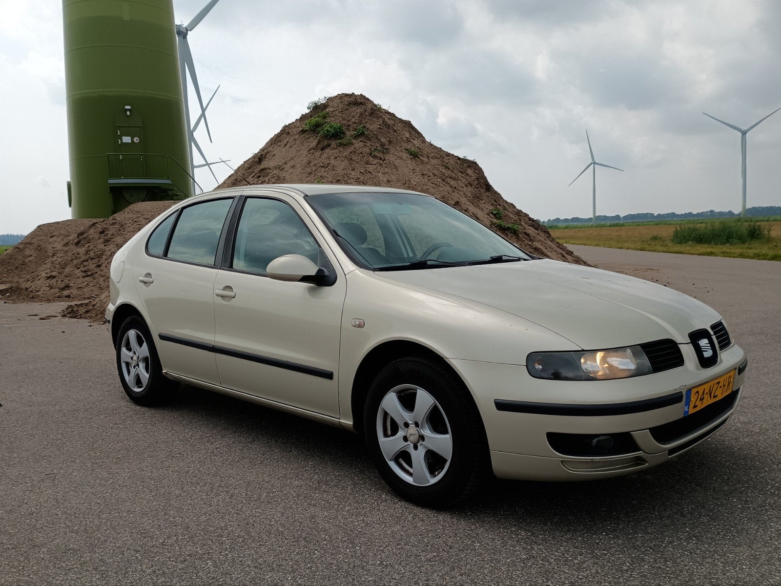 Seat Leon 1.6 16V 77KW 2004 Beige LPG, Airco, Cruise Control, Auto's, Voorwielaandrijving, Stof, 4 cilinders, Leon