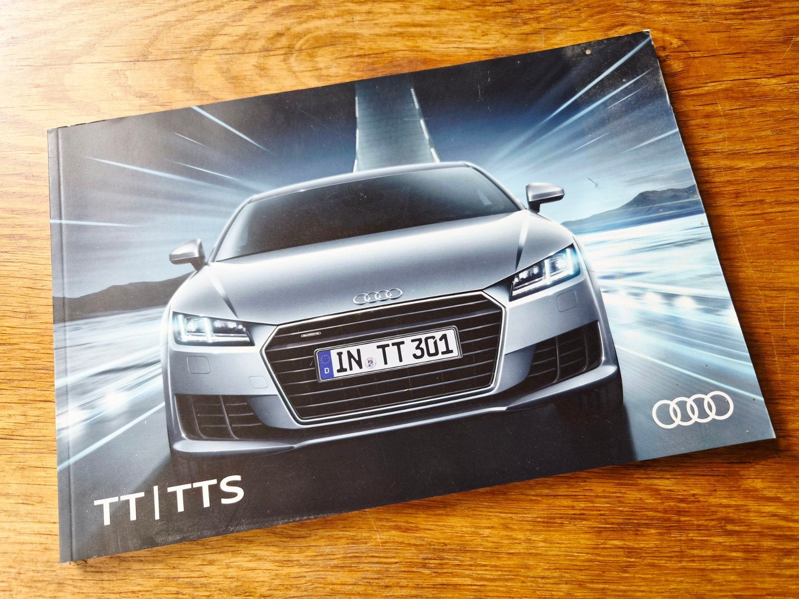 Audi TT | TTS Brochure - Origineel en in goede staat, Ophalen of Verzenden, Zo goed als nieuw, Audi