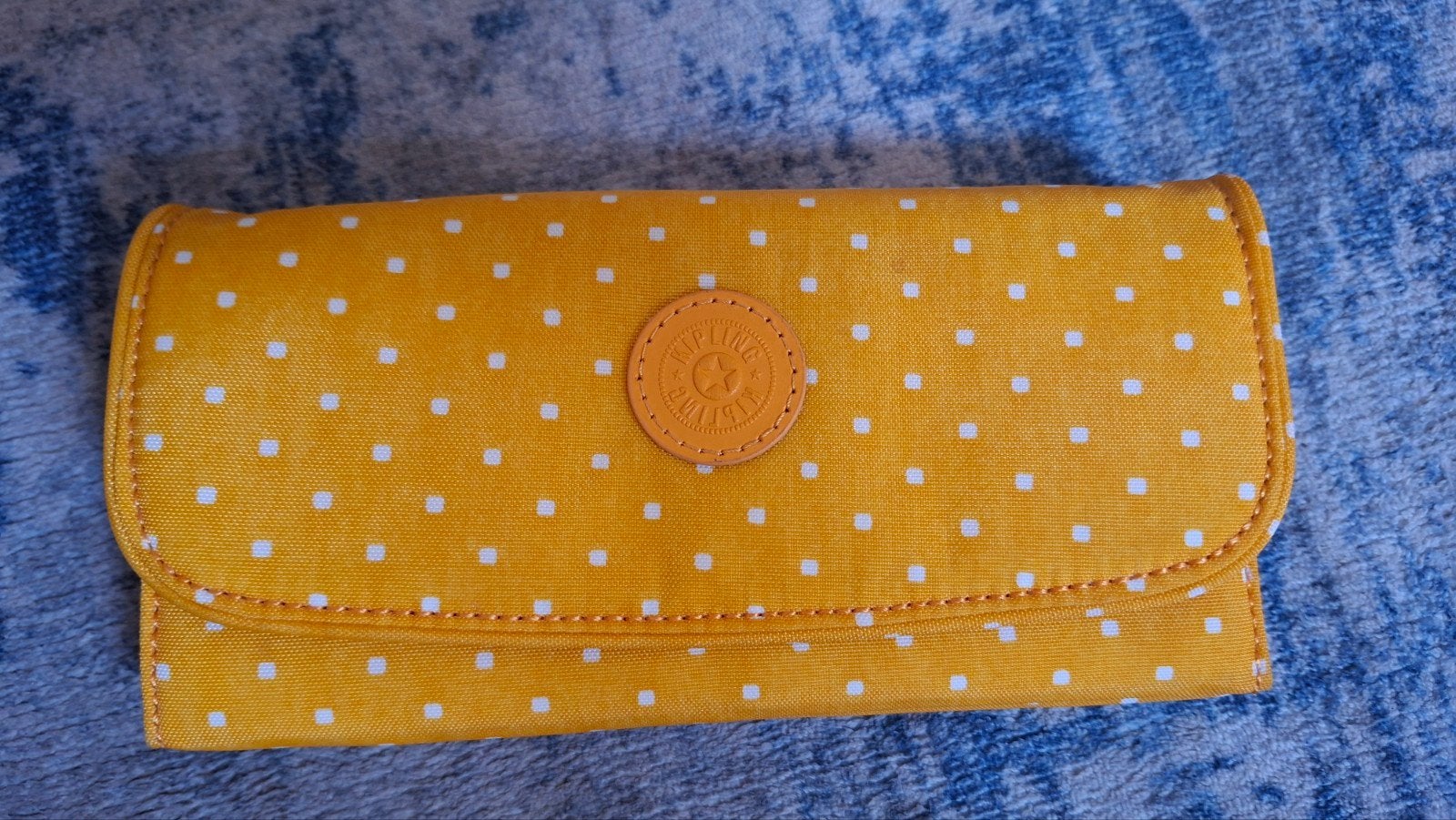 Kipling Portemonnee Geel met Witte Stippen RFID Safe, Ophalen, Zo goed als nieuw, Geel, Overige merken