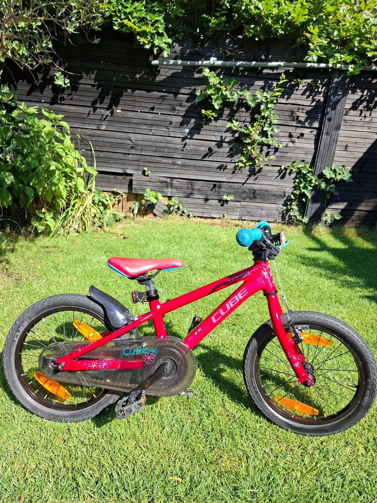 CUBE MEISJESFIETS 16 INCH PAARS/ROZE zo goed als nieuw, Terugtraprem, 16 tot 20 inch, Ophalen of Verzenden, Zo goed als nieuw