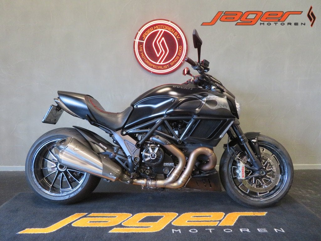 Ducati DIAVEL TERMIGNONI PERFECT! (bj 2014), Bedrijf, Naked bike