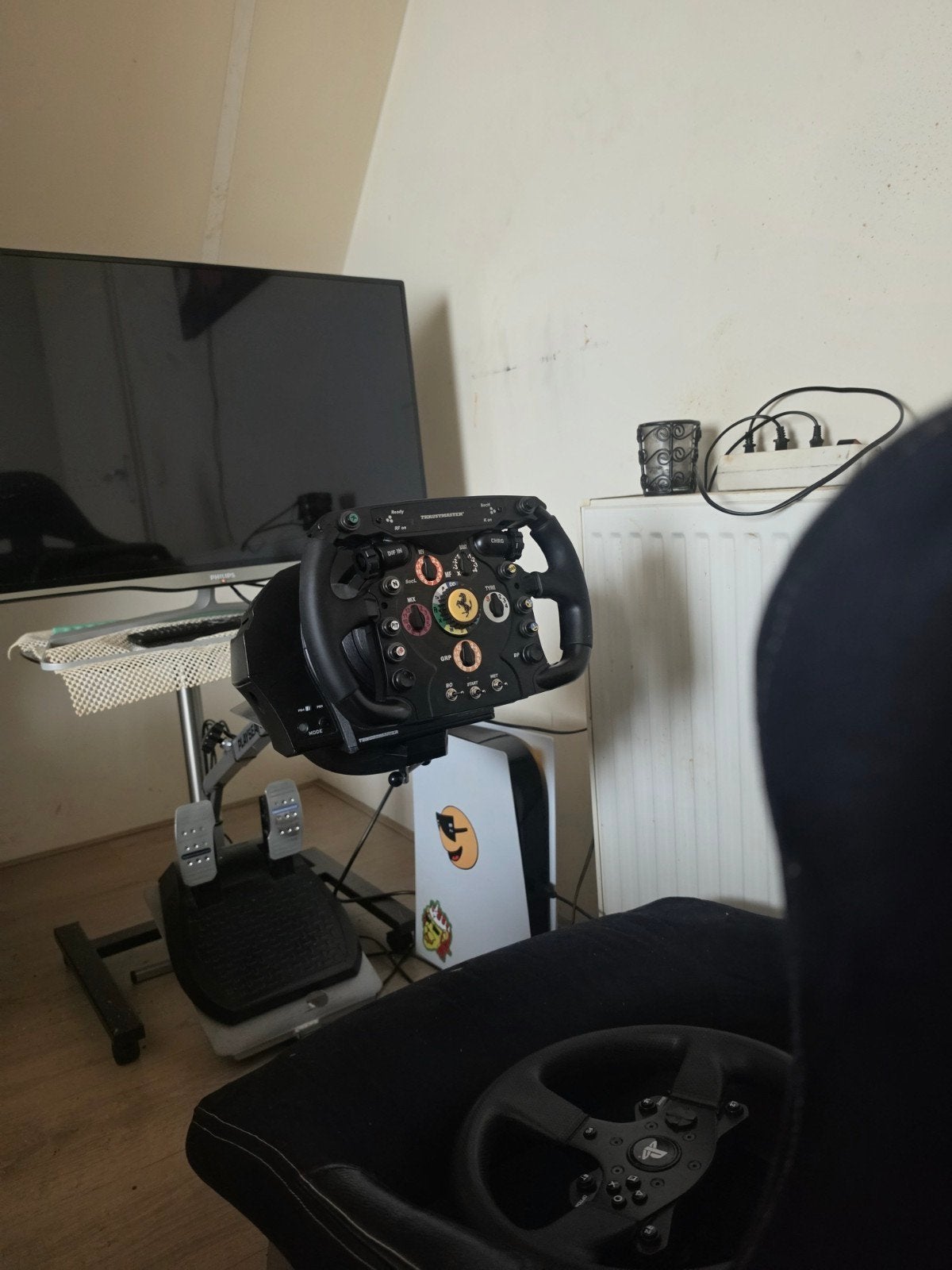 Complete Thrustmaster Simrig + Ferrari F1 Stuur & Playseat, Spelcomputers en Games, Ophalen of Verzenden, Zo goed als nieuw, Draadloos