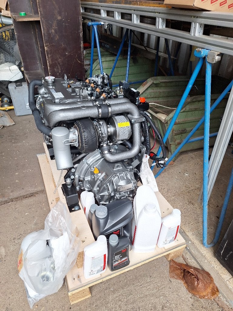 Yanmar 110 PK met keerkoppeling 2.14, Watersport en Boten, Binnenboordmotor, Diesel, Nieuw, Ophalen of Verzenden