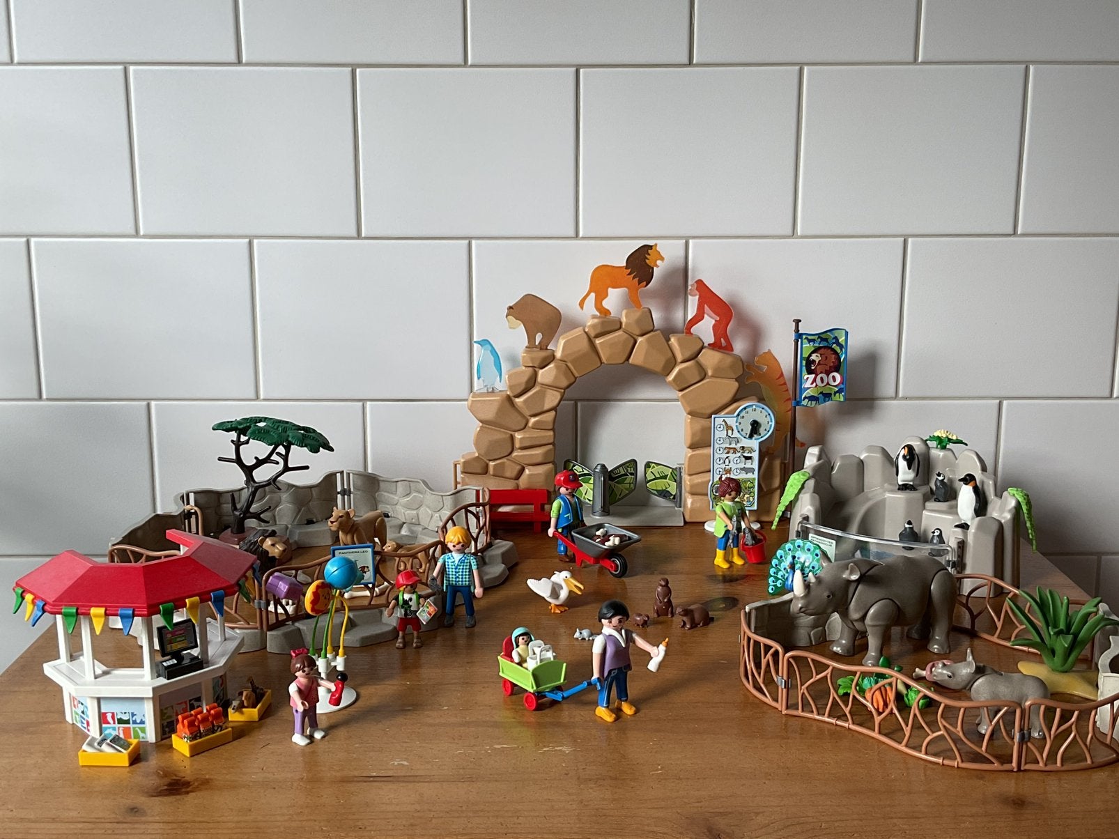 Foto 3 van PLAYMOBIL UITGEBREIDE GROTE DIERENTUIN 🐆 🦏 SUPER LEUK !!