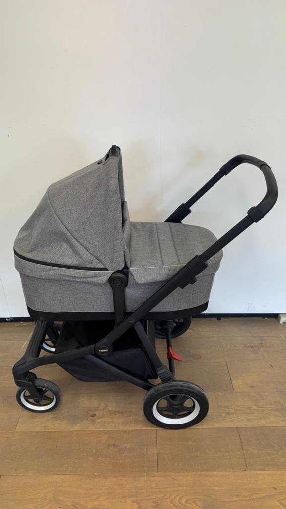 Thule Sleek - 2 in 1 kinderwagen - Grey melange, Kinderen en Baby's, Buggy's, Ophalen, Zo goed als nieuw, Regenhoes