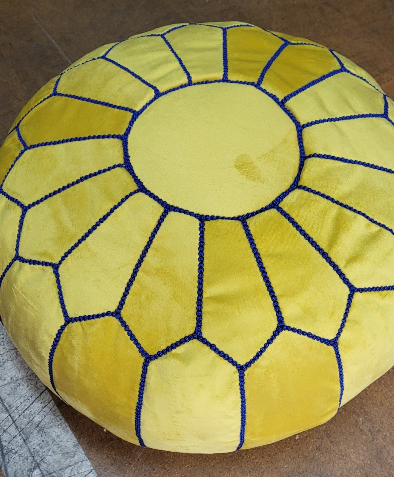nieuwe Marokkaanse handgemaakte VELVET poef gevuld geel, Minder dan 50 cm, Rond, Nieuw, Minder dan 50 cm