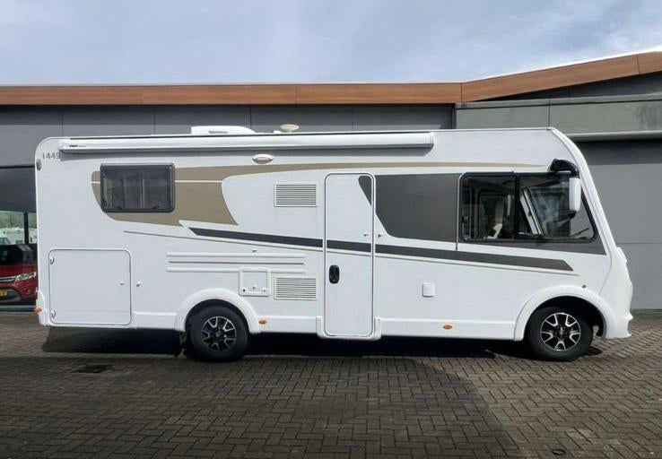 Carado I449 - Camper met 5 zitplaatsen - 28.800km, Caravans en Kamperen, Campers, Diesel, Particulier, Luifel, L-zit