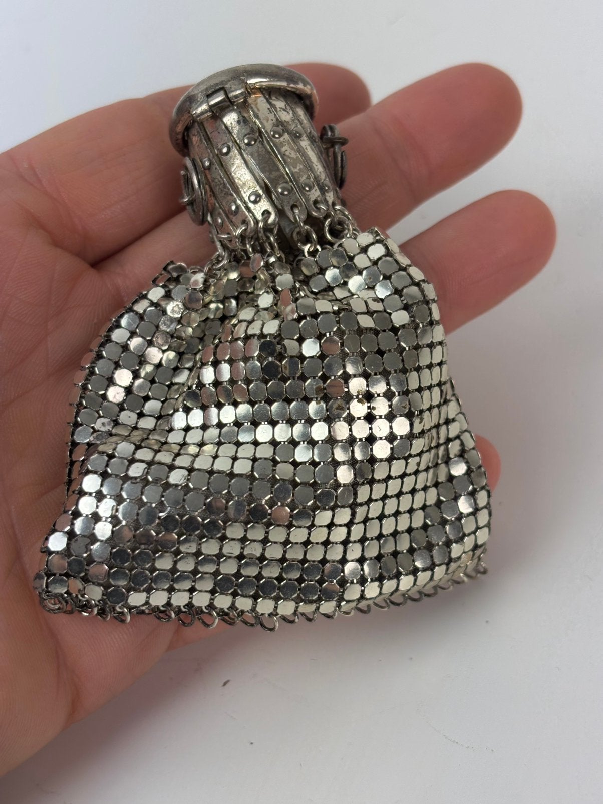 Antiek zilveren mesh chatelaine beursje 1880-1920, Ophalen of Verzenden, Zo goed als nieuw