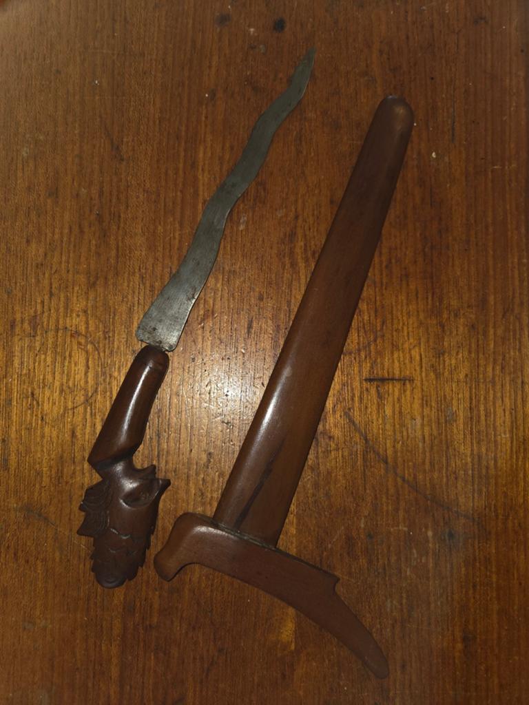 Antieke Indonesische Kris met houten schede en handvat, Ophalen of Verzenden