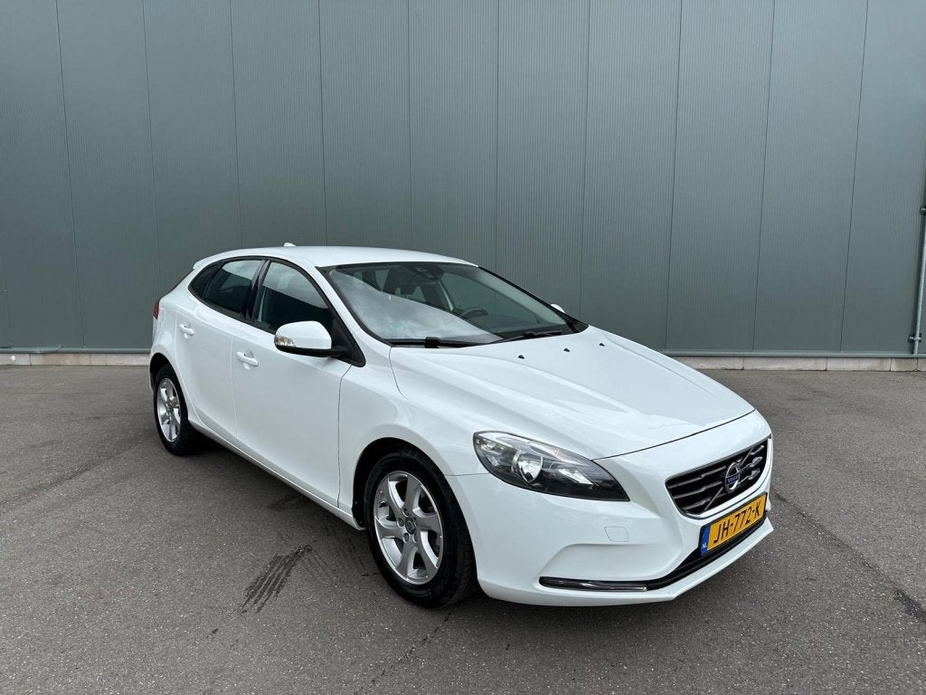 Volvo V40 2.0 D2 Nordic+ ONDERHOUDSBOEKJE | NAP ! (bj 2016), Auto's, Volvo, Euro 6, 4 cilinders, 1969 cc, Wit