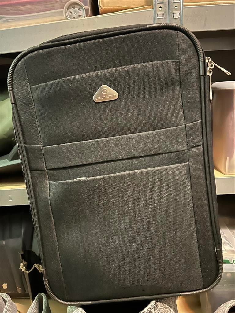Zwarte reiskoffer met wieltjes en uitschuifbare handgreep, Gebruikt, 50 tot 60 cm, Ophalen of Verzenden, 35 tot 45 cm