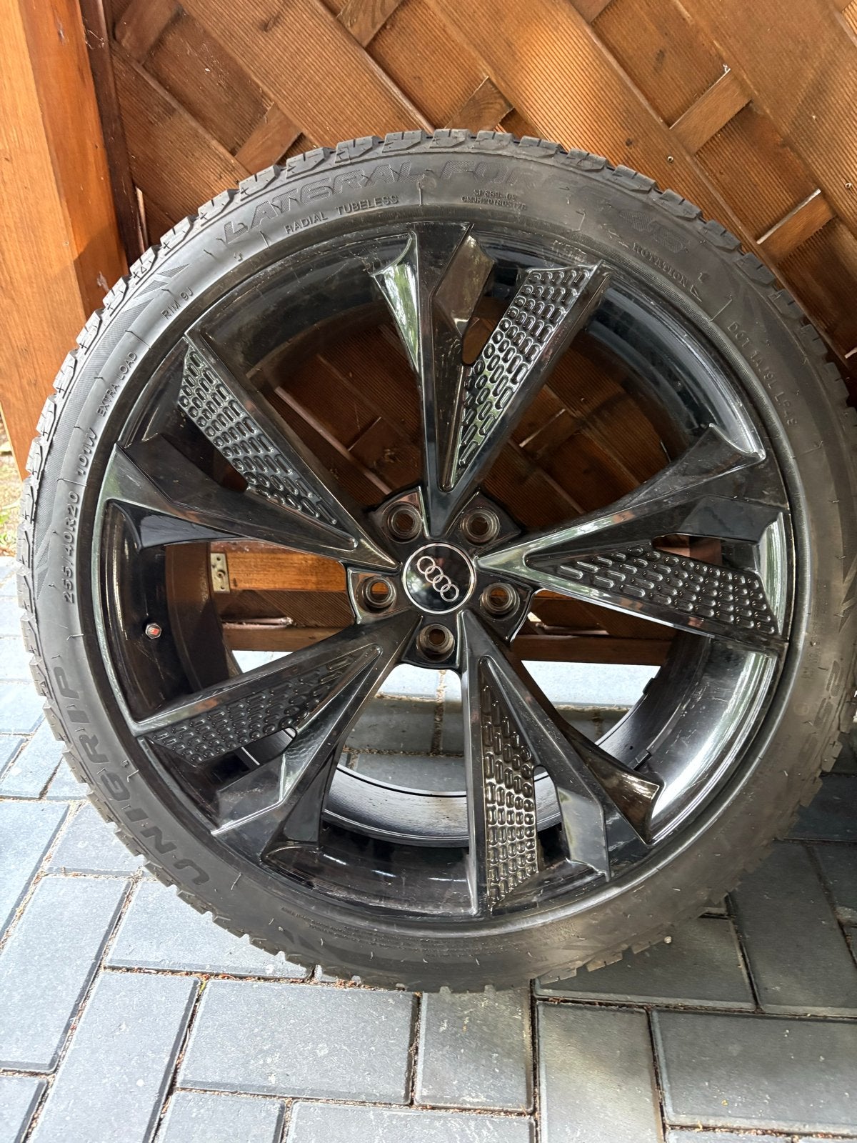 Audi 20 inch velgen met All Season banden, Ophalen, Gebruikt, 255 mm, Banden en Velgen
