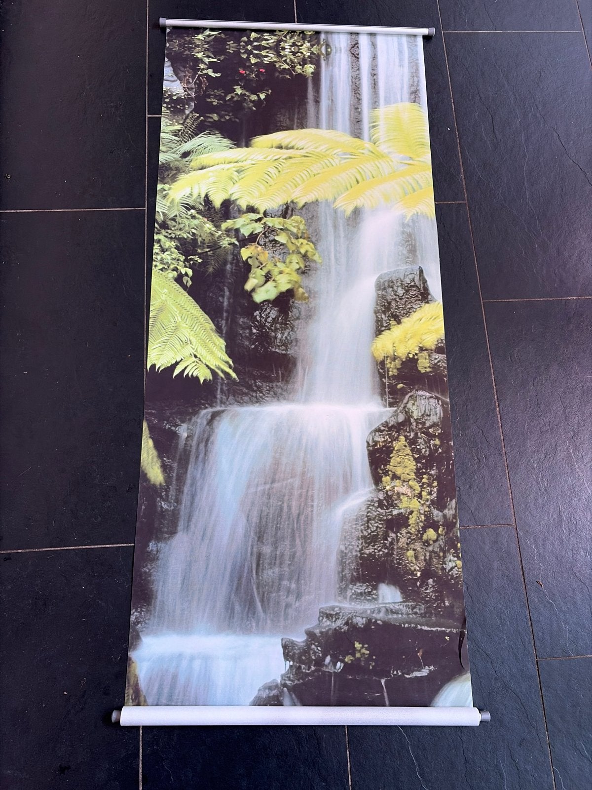 Wandkleed met watervalprint - Natuurlijke sfeer, Ophalen, Gebruikt, Meerkleurig, Met ophangsysteem