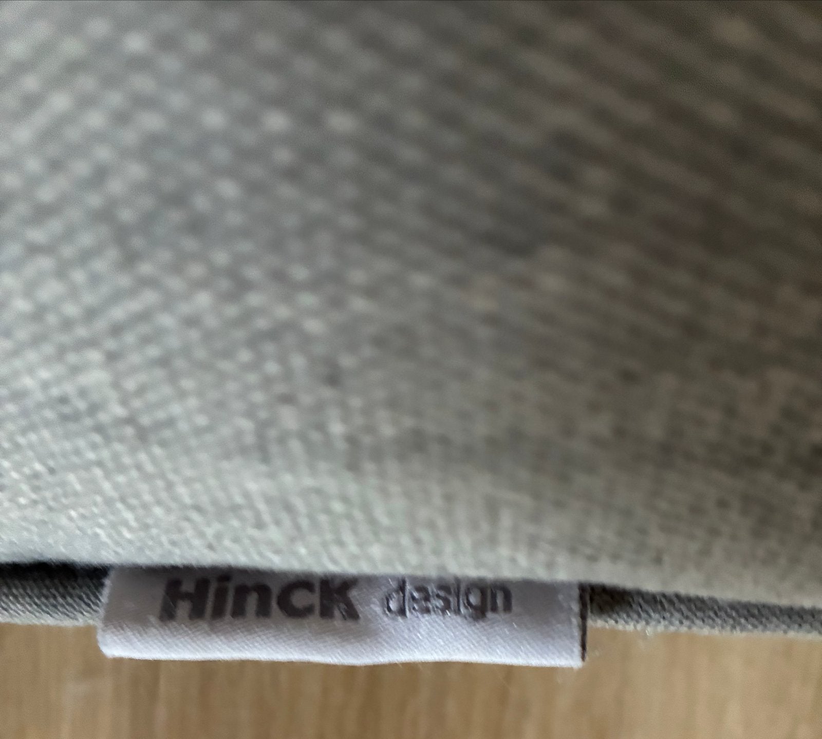 Groot grijs gestreept kussen van HinCK design, Ophalen, Overige merken, Gebruikt, Met print
