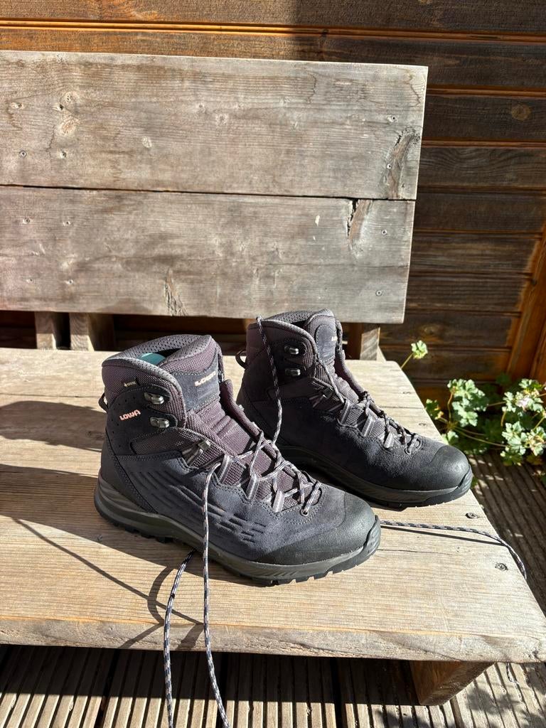 Lowa wandelschoenen - Zo goed als nieuw, Ophalen of Verzenden, Zo goed als nieuw, Schoenen