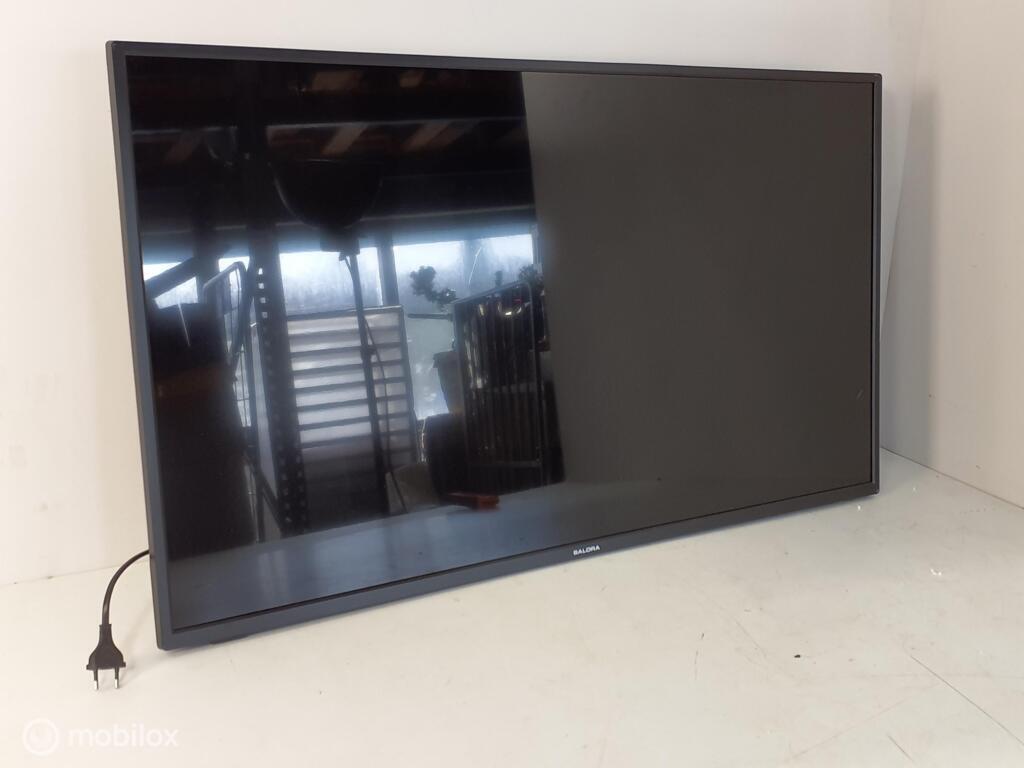 SALORA TV incl. muurbevestiging Ø 108cm, Gebruikt