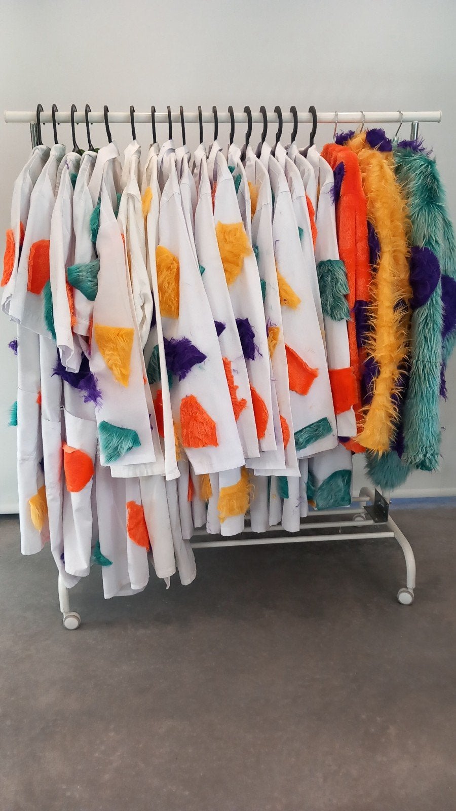 Carnavalskleding: Labjassen, Flairs, Monsterpakken & A, Maat 38/40 (M), Carnaval, Ophalen of Verzenden, Kleding