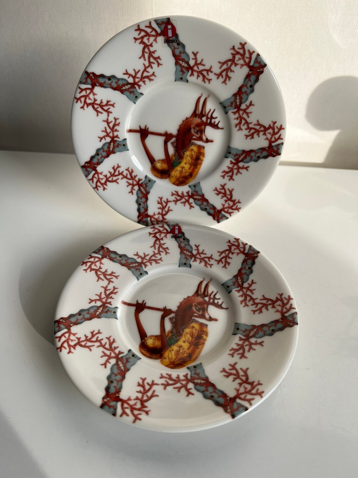 2 Iittala Tanssi Bord Schotel Vos Fox Klaus Haapaniemi Ø15, Ophalen of Verzenden, Nieuw, Porselein, Bord(en)